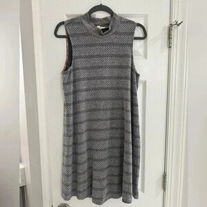 Hem & Thread Sleeveless Dress size Medium